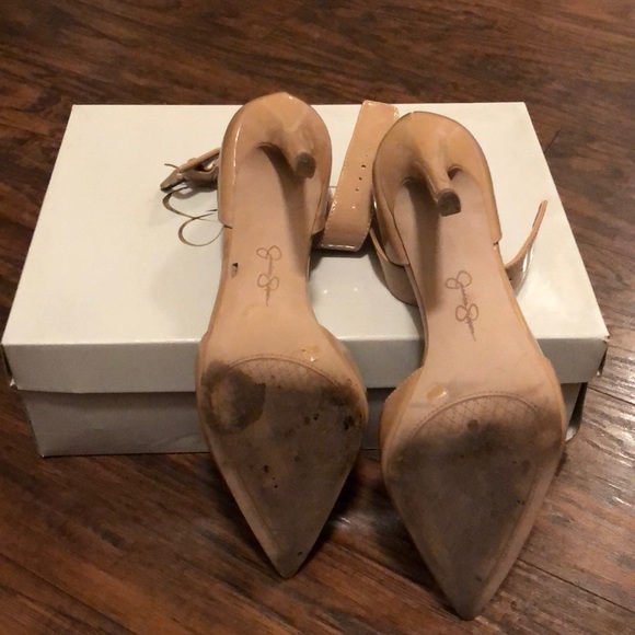 Jessica Simpson nude patent leather pumps - Picture 5 of 6